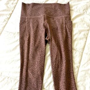 Athleta Salutation 7/8 Leggings with Pockets